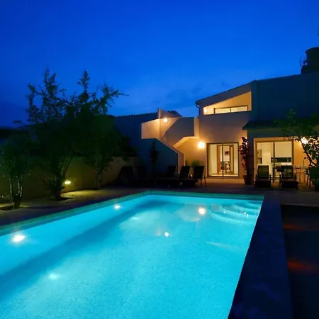 Sleeps 8 Pool Air Con Wifi * Pollença