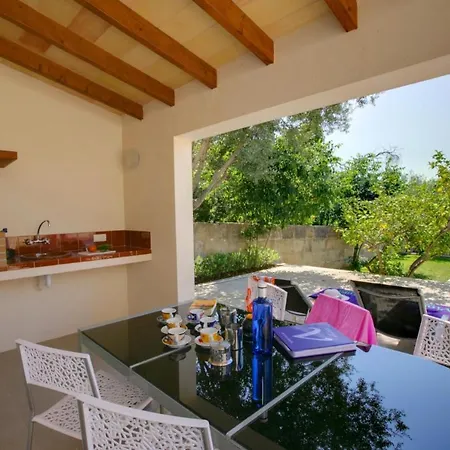 Sleeps 8 Pool Air Con Wifi *
